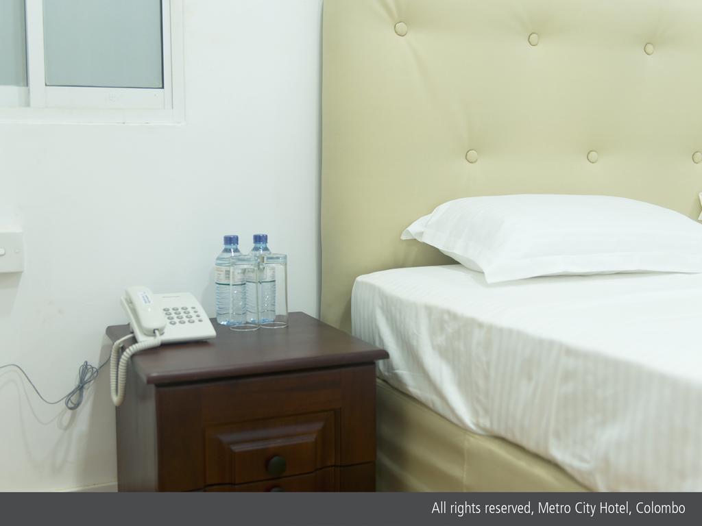 เมโทร ซิตี้ โฮเต็ล Bed & Breakfast โคลอมโบ ภายนอก รูปภาพ