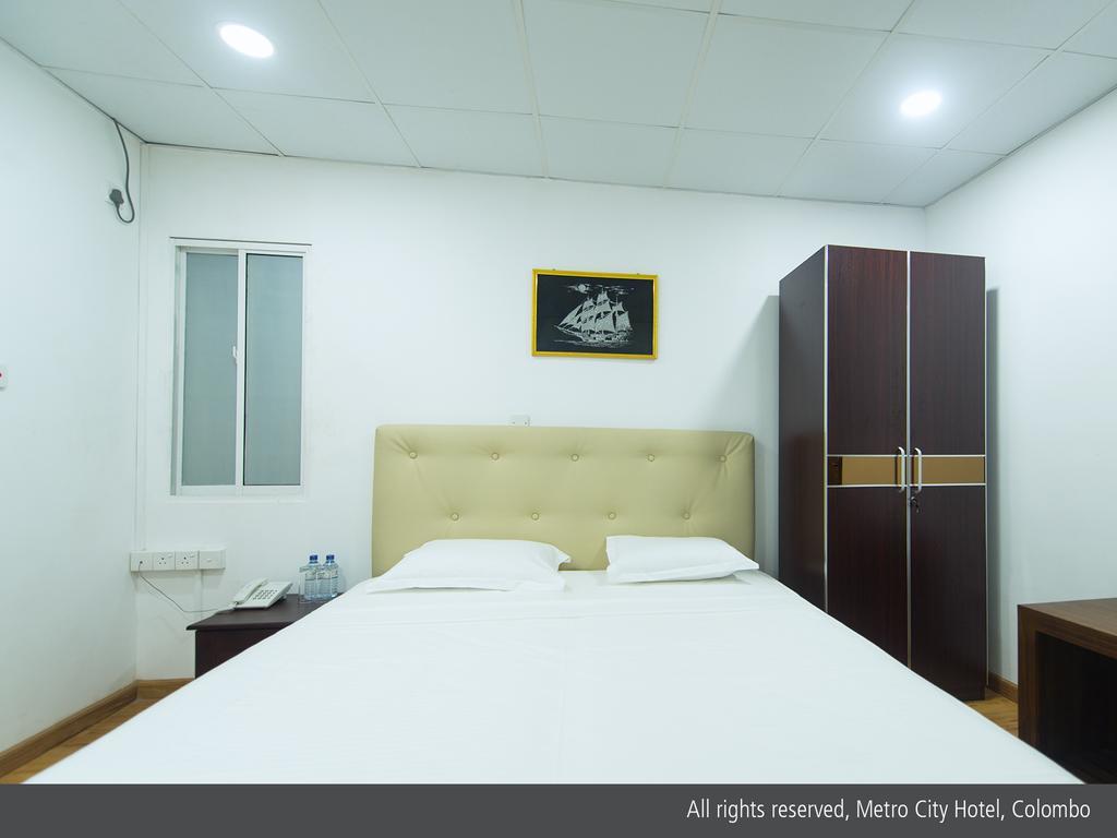 เมโทร ซิตี้ โฮเต็ล Bed & Breakfast โคลอมโบ ภายนอก รูปภาพ