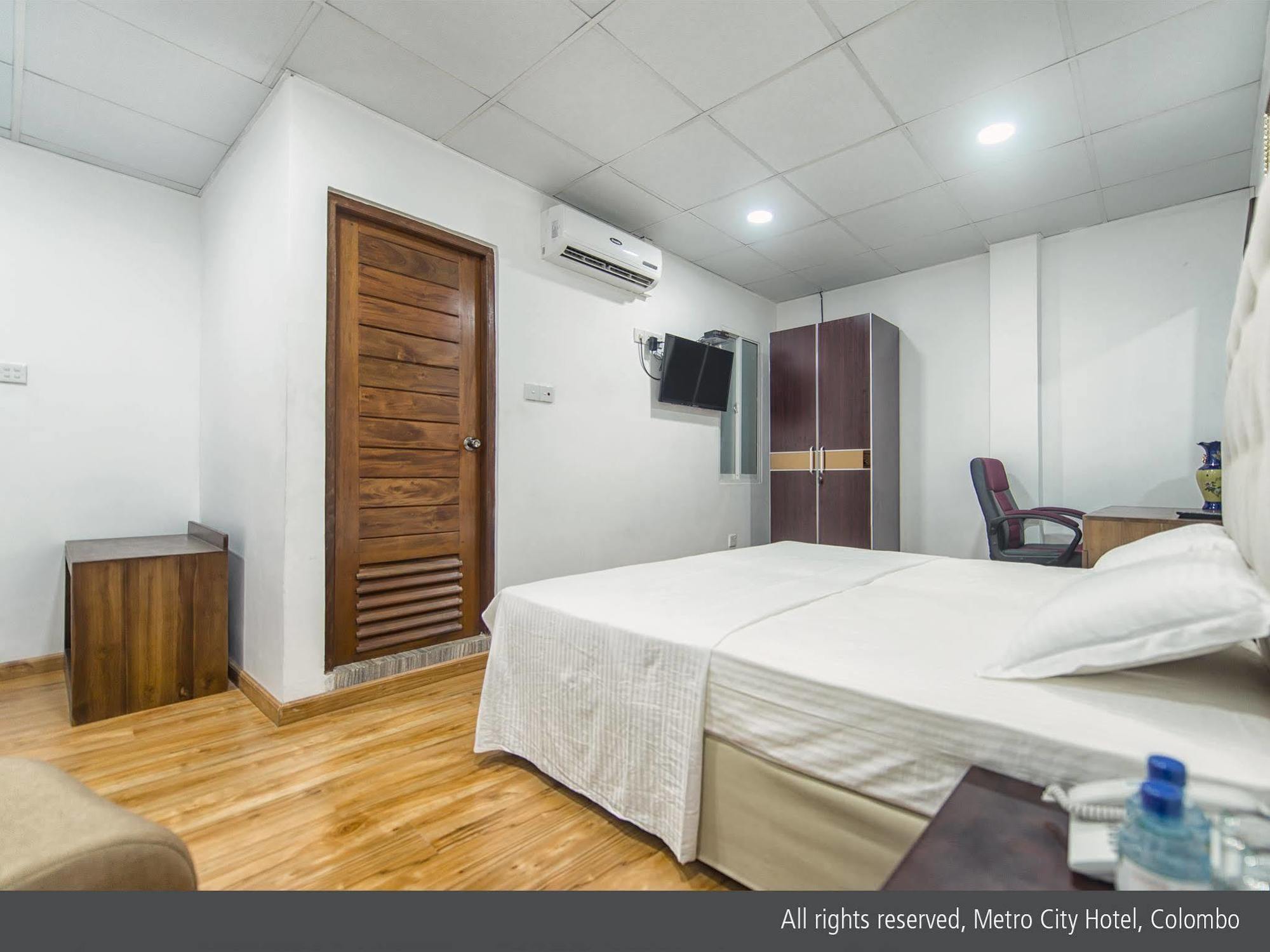 เมโทร ซิตี้ โฮเต็ล Bed & Breakfast โคลอมโบ ภายนอก รูปภาพ
